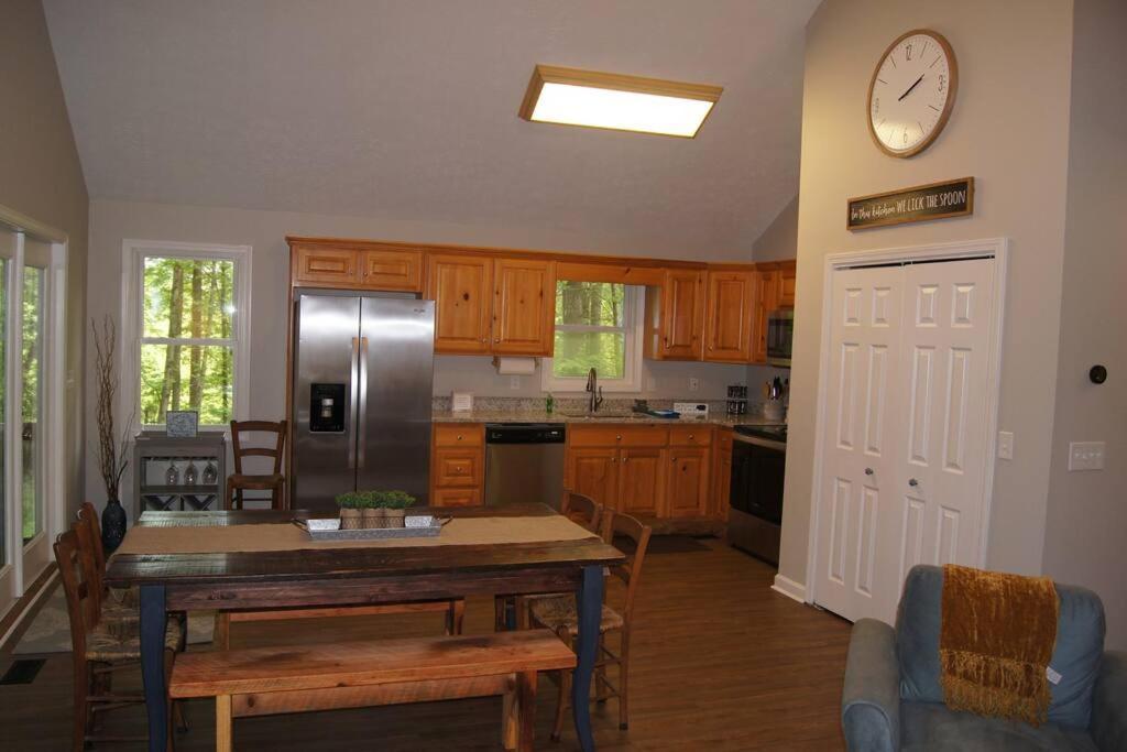 Less Than 3 Miles To Downtown With Firepit Ellijay Bagian luar foto