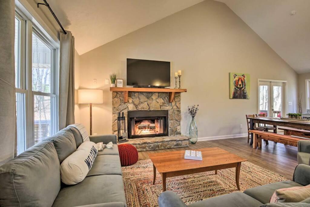 Less Than 3 Miles To Downtown With Firepit Ellijay Bagian luar foto