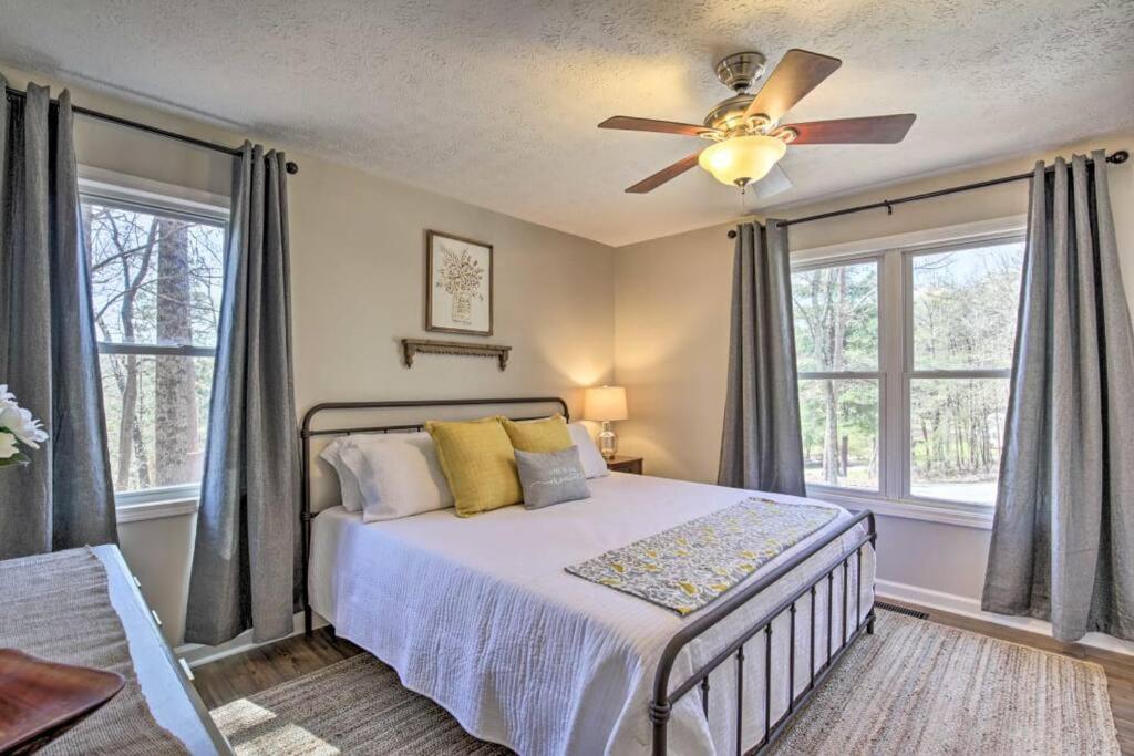 Less Than 3 Miles To Downtown With Firepit Ellijay Bagian luar foto