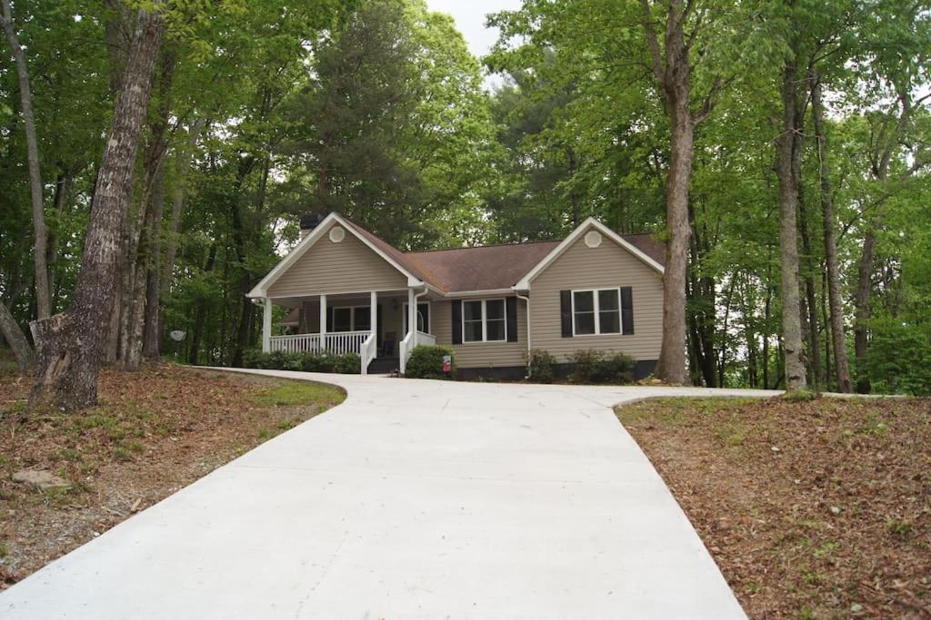 Less Than 3 Miles To Downtown With Firepit Ellijay Bagian luar foto