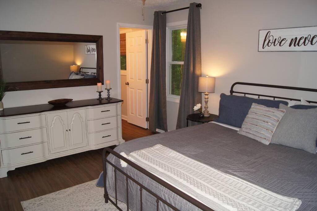 Less Than 3 Miles To Downtown With Firepit Ellijay Bagian luar foto